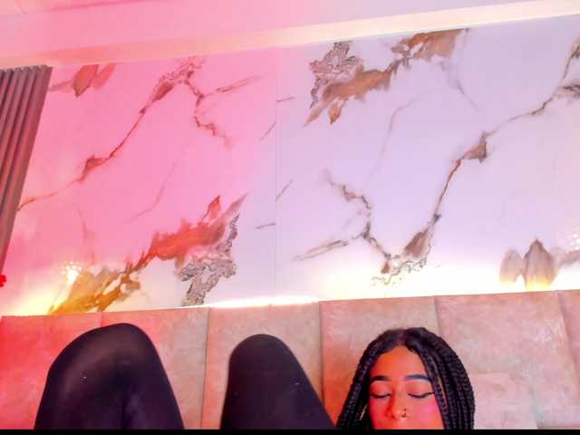 KhateMiller live cam on BongaCams