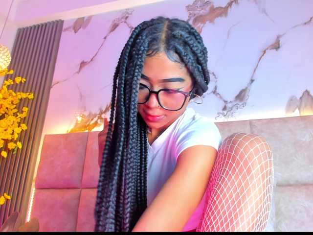 KhateMiller live cam on BongaCams