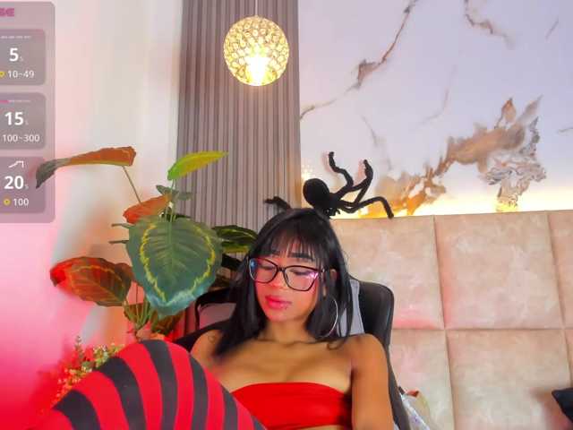 KhateMiller live cam on BongaCams