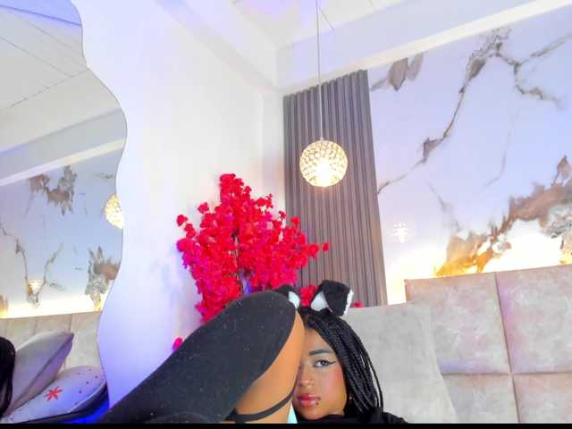 KhateMiller live cam on BongaCams