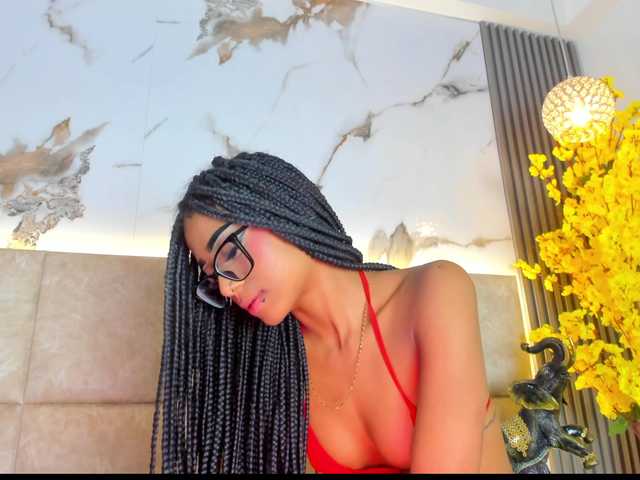 KhateMiller live cam on BongaCams