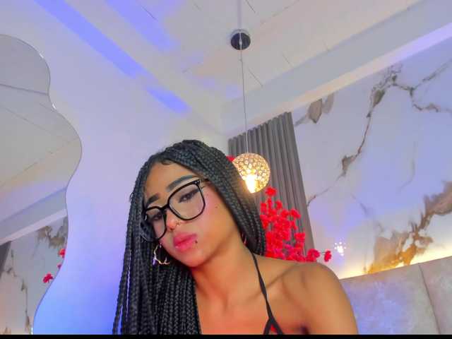 KhateMiller live cam on BongaCams
