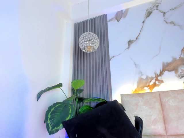 KhateMiller live cam on BongaCams