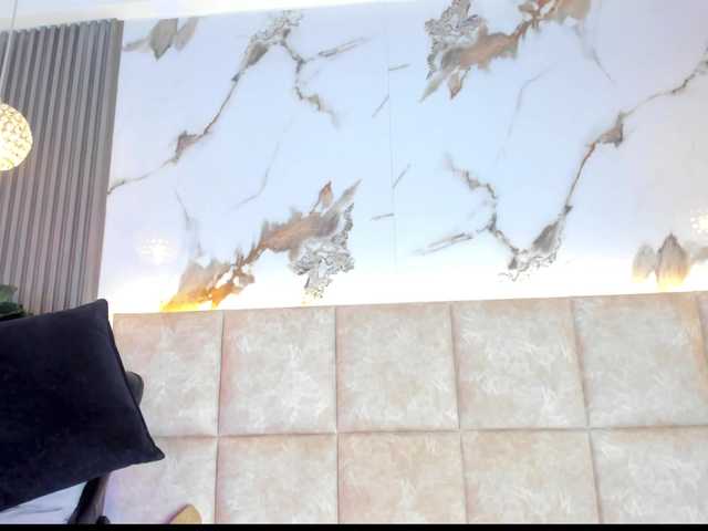 KhateMiller live cam on BongaCams