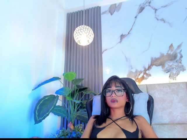 KhateMiller live cam on BongaCams