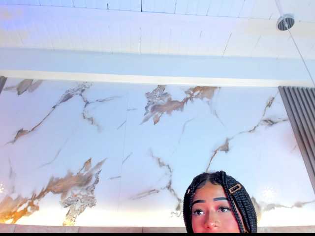 KhateMiller live cam on BongaCams