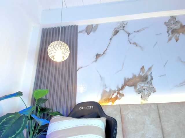 KhateMiller live cam on BongaCams