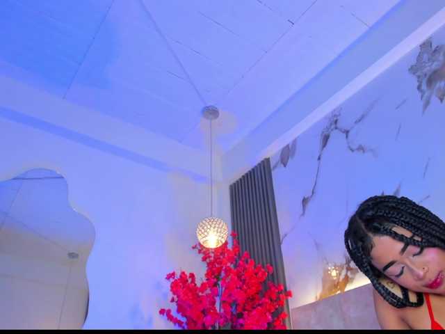 KhateMiller live cam on BongaCams