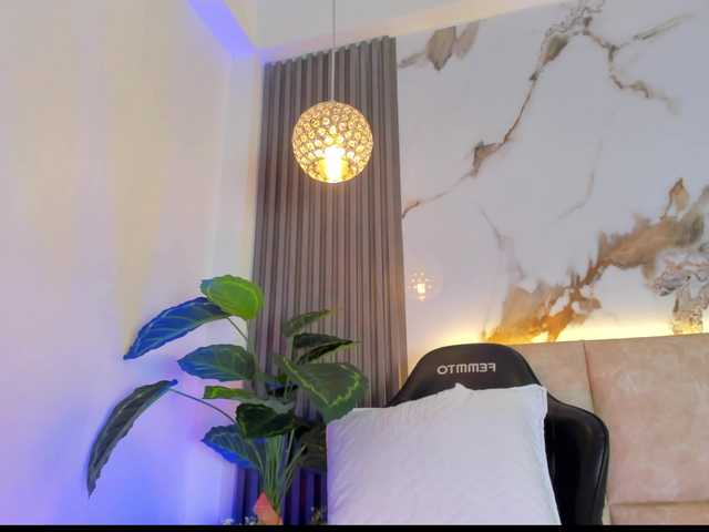 KhateMiller live cam on BongaCams