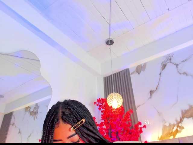 KhateMiller live cam on BongaCams