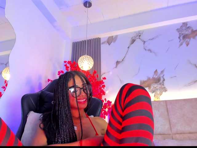 KhateMiller live cam on BongaCams
