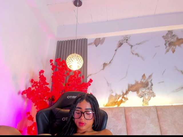 KhateMiller live webcam show