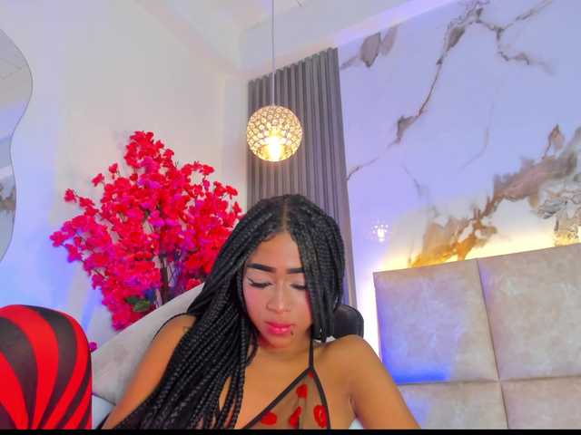 KhateMiller live cam on BongaCams