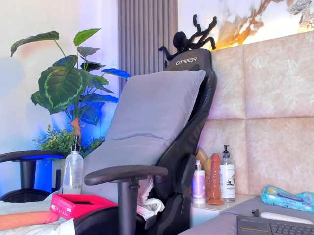 KhateMiller live cam preview
