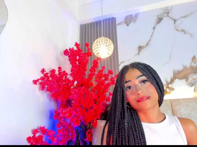 KhateMiller live cam on BongaCams