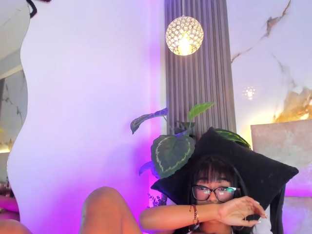 KhateMiller live cam on BongaCams