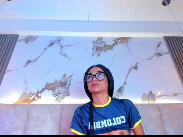 KhateMiller live cam on BongaCams