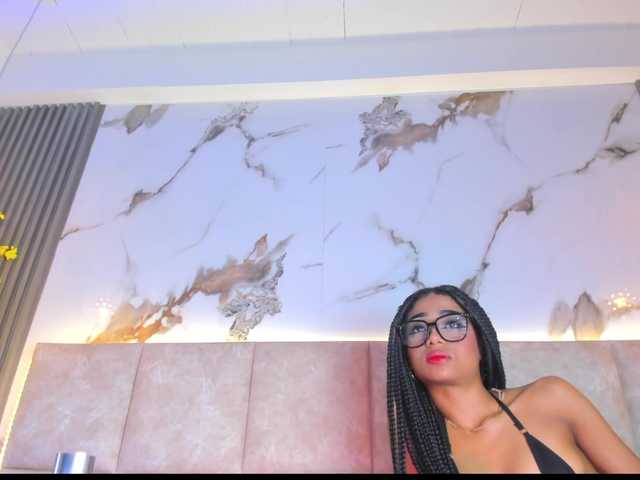 KhateMiller live cam on BongaCams