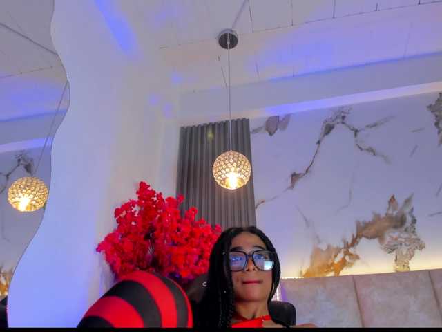 KhateMiller live cam on BongaCams