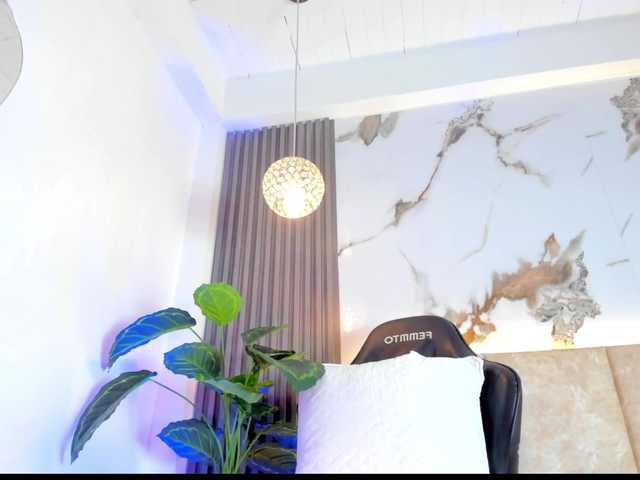 KhateMiller live cam on BongaCams