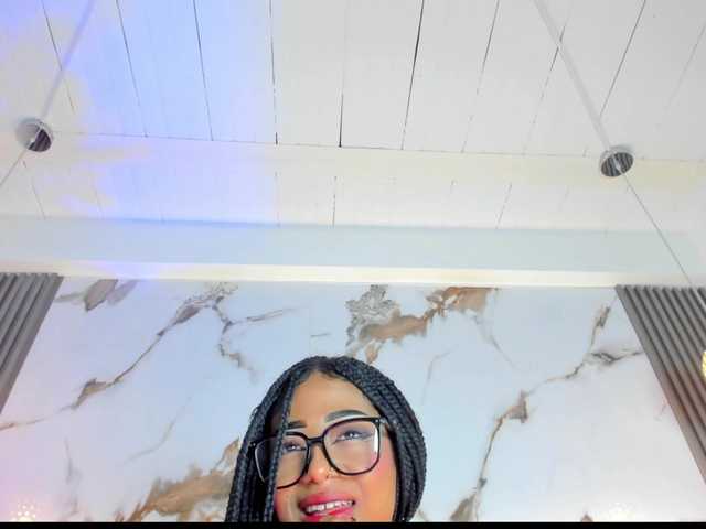 KhateMiller live cam on BongaCams