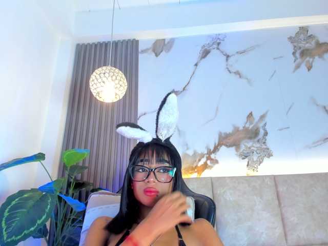 KhateMiller live cam on BongaCams