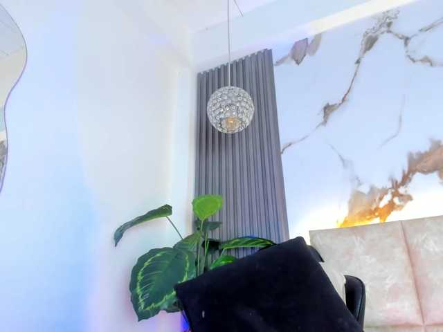 KhateMiller live cam on BongaCams