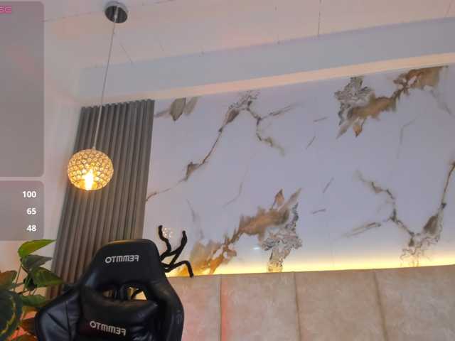 KhateMiller live cam preview