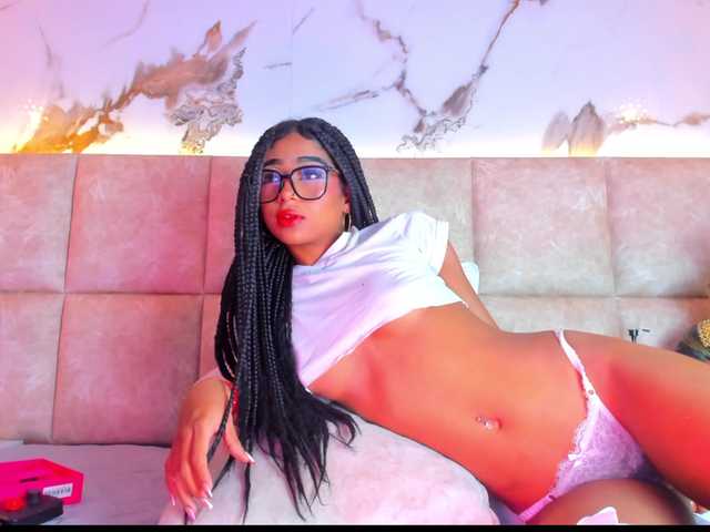 KhateMiller live cam on BongaCams