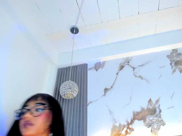KhateMiller live cam on BongaCams