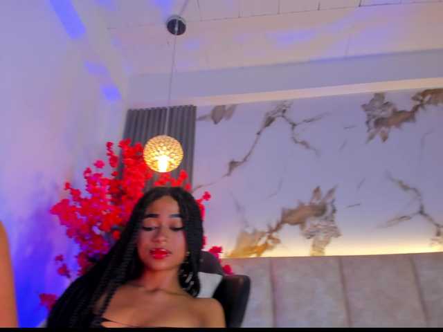 KhateMiller live cam on BongaCams