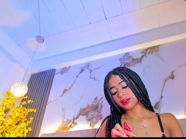 KhateMiller live cam on BongaCams