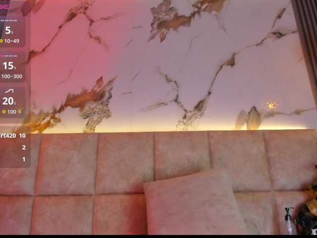 KhateMiller live webcam show