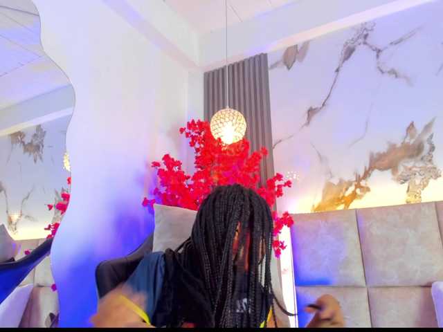 KhateMiller live cam on BongaCams