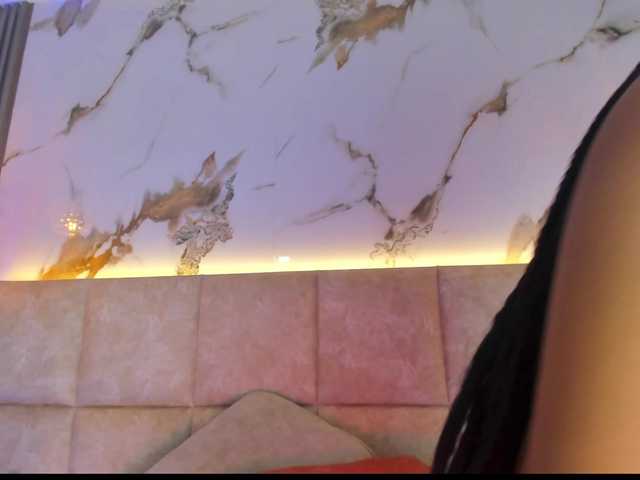 KhateMiller live cam on BongaCams