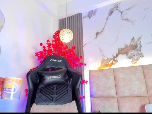 KhateMiller live cam on BongaCams