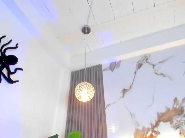 KhateMiller live cam on BongaCams