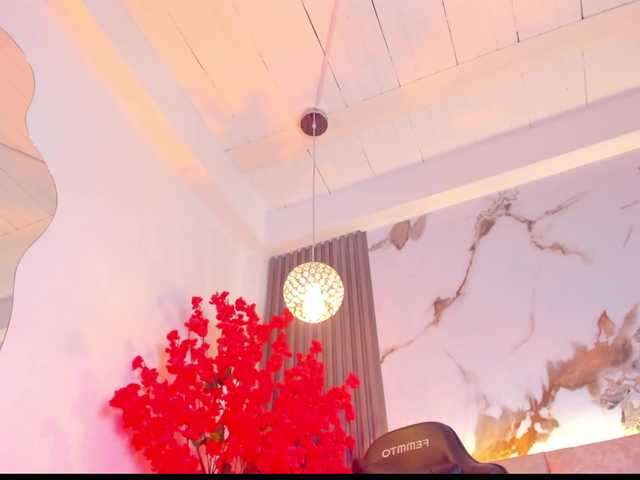 KhateMiller live cam on BongaCams