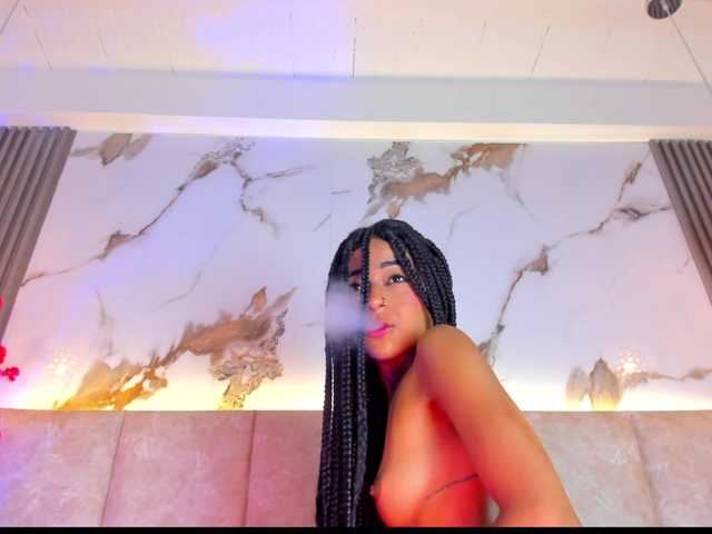 KhateMiller live cam on BongaCams