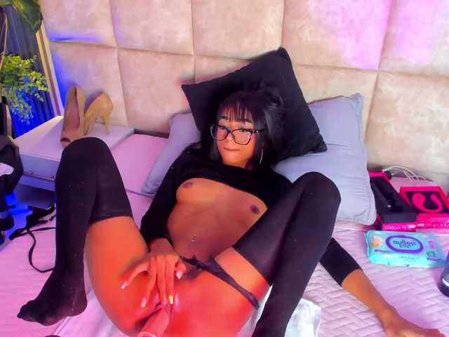 KhateMiller live cam on BongaCams