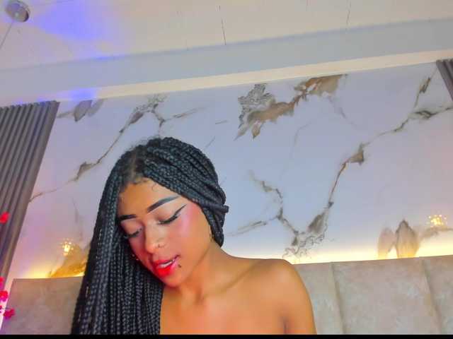 KhateMiller live cam on BongaCams