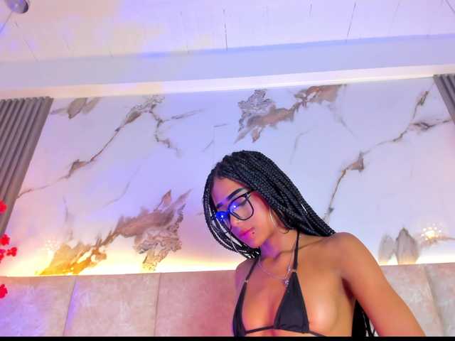 KhateMiller live cam on BongaCams