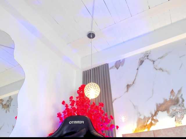 KhateMiller live cam on BongaCams