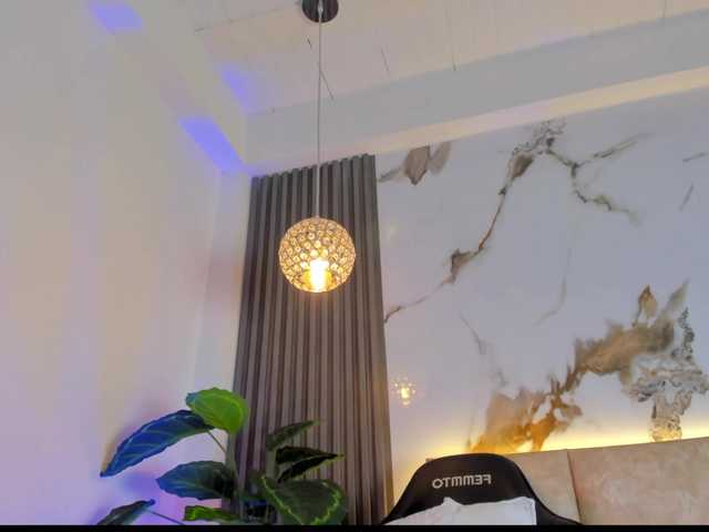 KhateMiller live cam on BongaCams