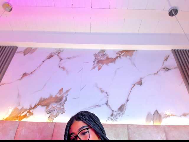 KhateMiller live cam on BongaCams