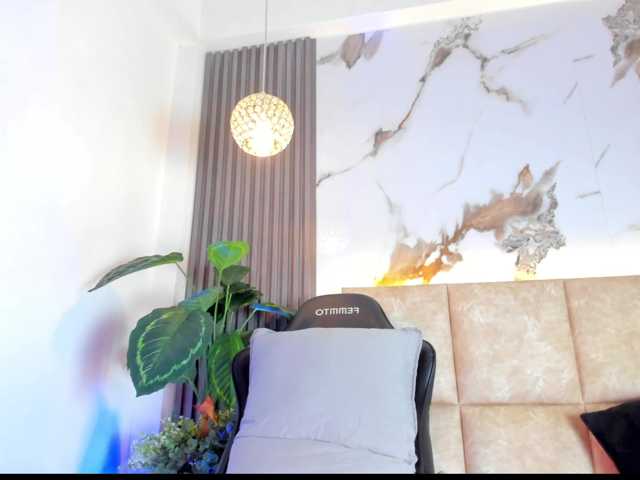 KhateMiller live cam on BongaCams