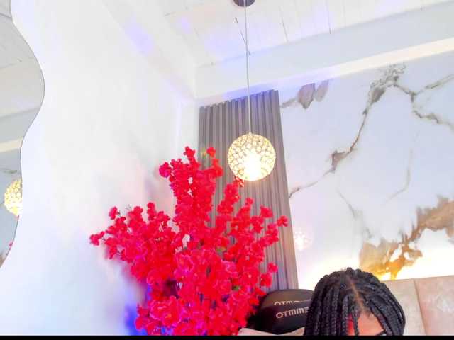 KhateMiller live cam on BongaCams