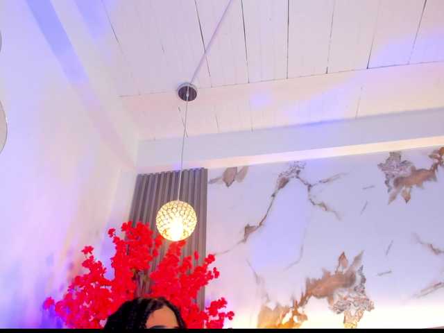 KhateMiller live cam on BongaCams