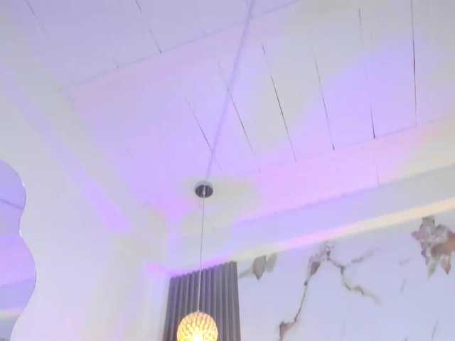 KhateMiller live cam on BongaCams