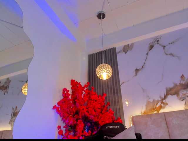 KhateMiller live cam on BongaCams